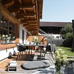 شقة Bewegte Berge