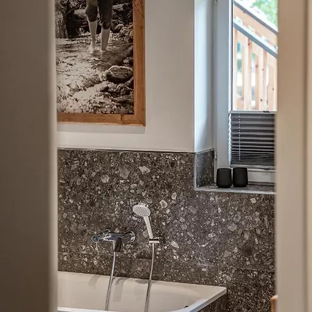 Bewegte Berge דירה *